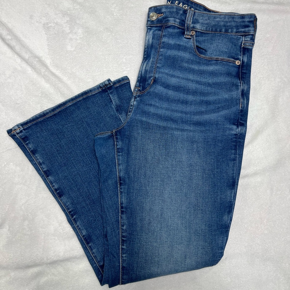 American Eagle Outfitters Women's boot Leg Jeans - Dark Blue Wash